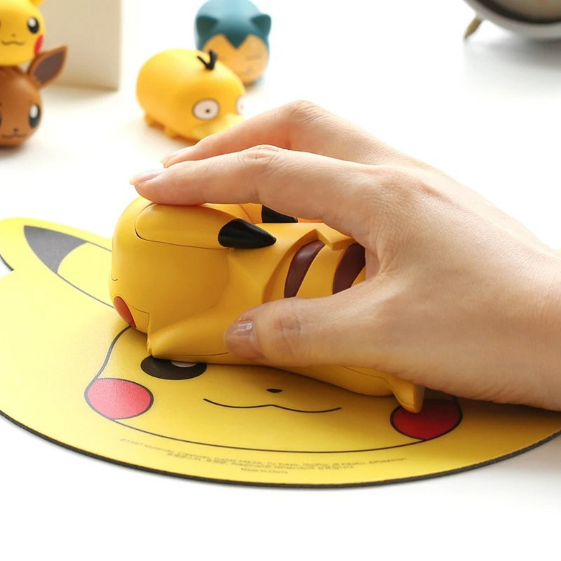 Ergonomic - Pikachu Pokémon mouse wireless bluetooth connection with official premium nintendo quality, perfect gift for pokemon fans